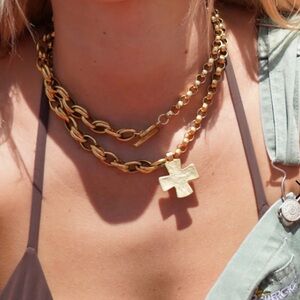 NWT Chunky Cross Gold layered Neckclace